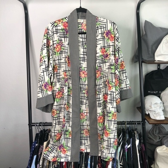vintage Victoria’s Secret Gold Label Floral Crosshatch Kimono Robe - Picture 7 of 7